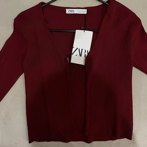 Zara long sleeve cardigan in dark red/maroon with gold clasps.